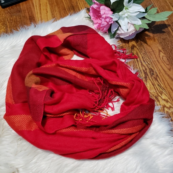 Accessories - 🔴4 for $10  RED scarf